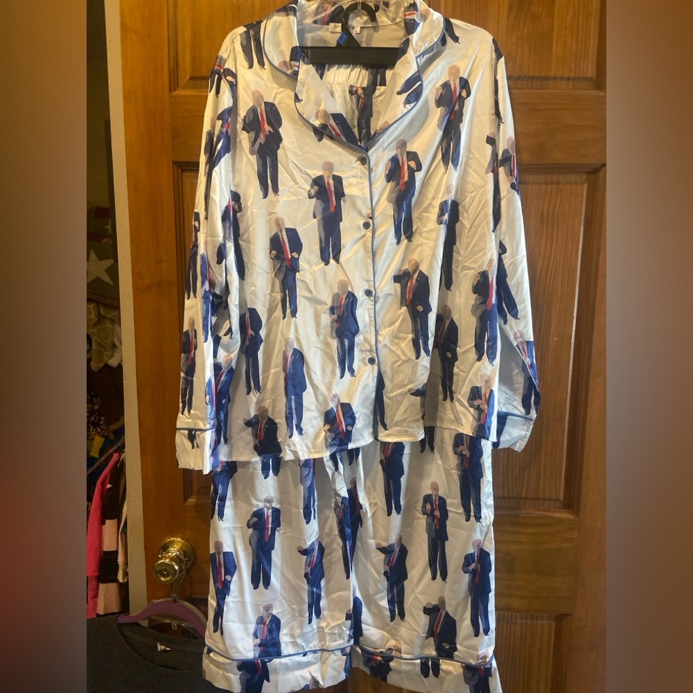 NWT! Sz xl SheShow Trump Pajamas with Fun Character Print